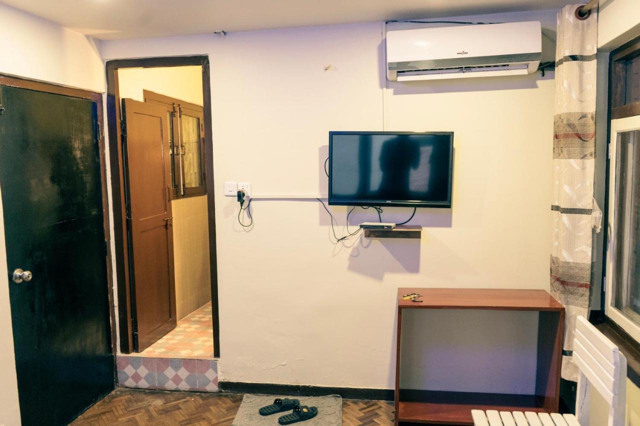 Hotel Shree Tara Kathmandu Esterno foto