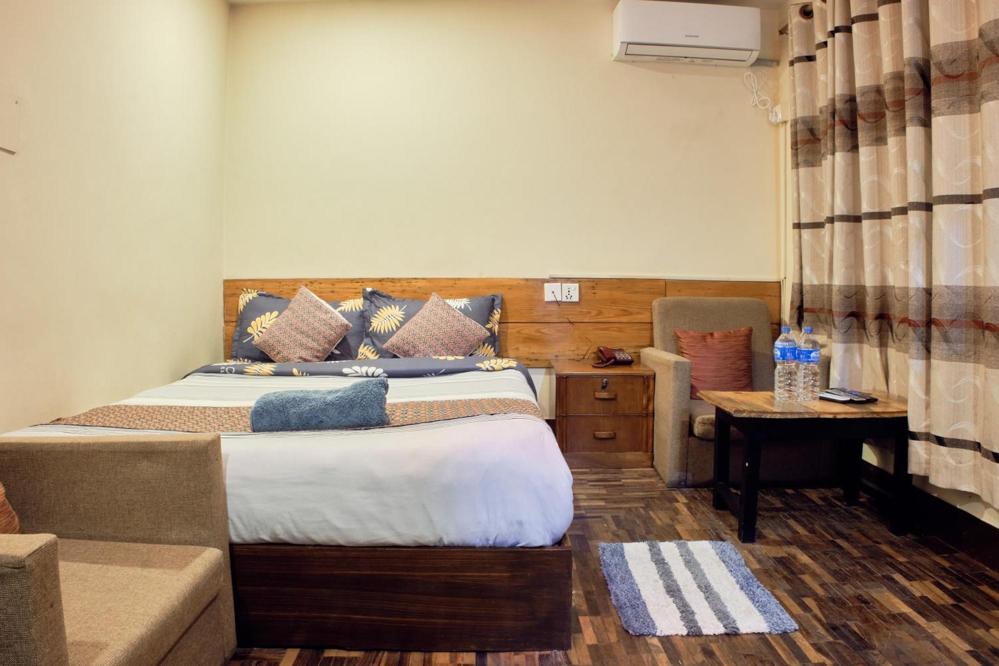 Hotel Shree Tara Kathmandu Esterno foto