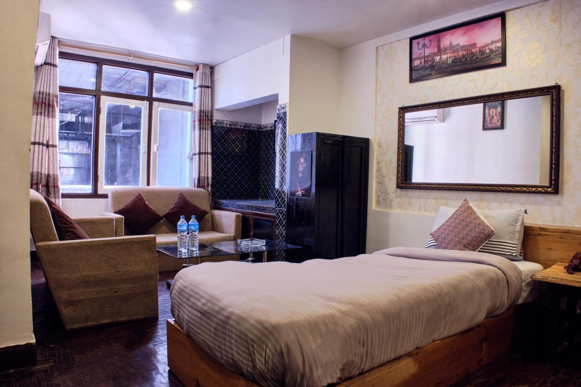 Hotel Shree Tara Kathmandu Esterno foto