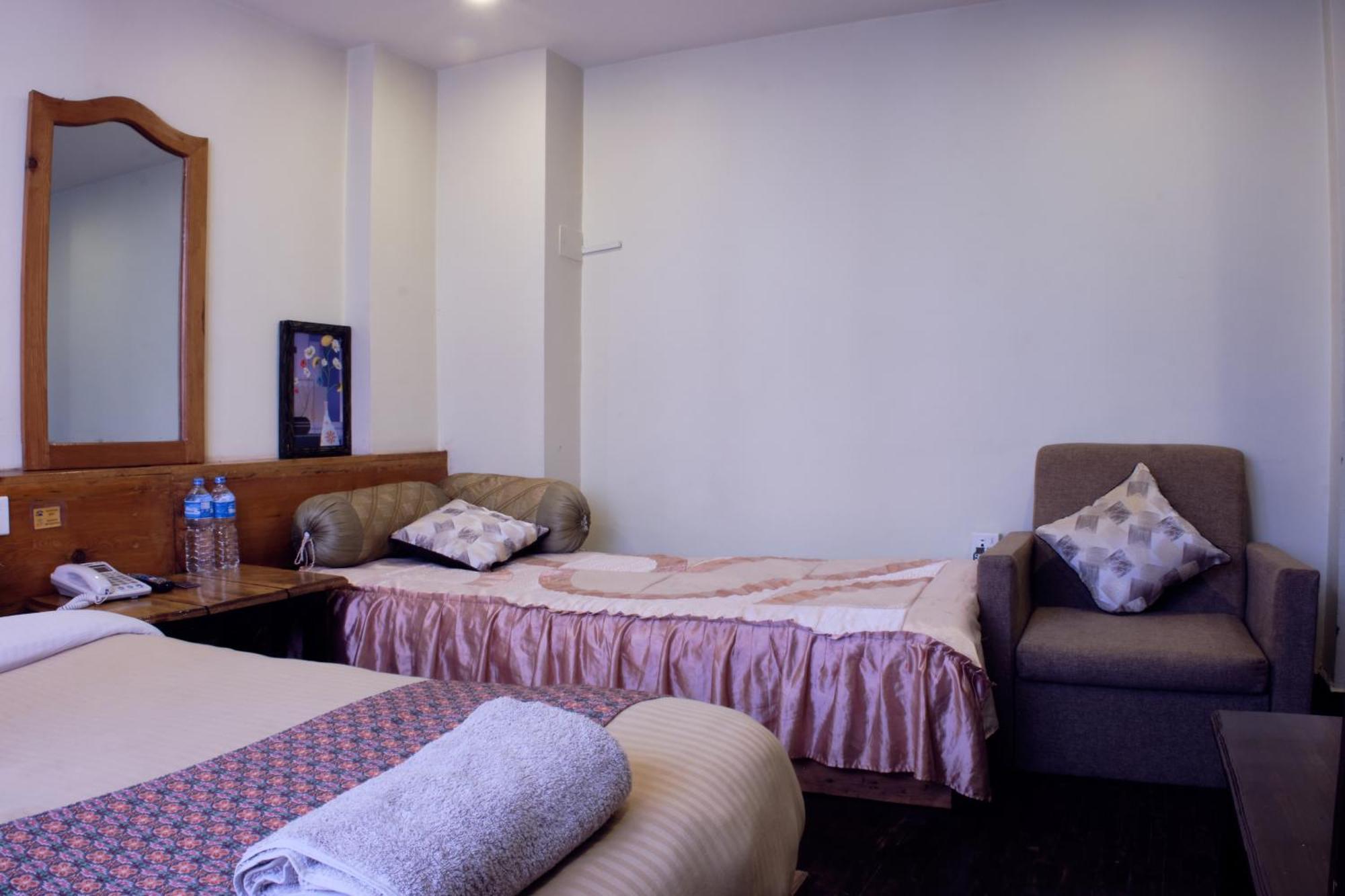 Hotel Shree Tara Kathmandu Esterno foto