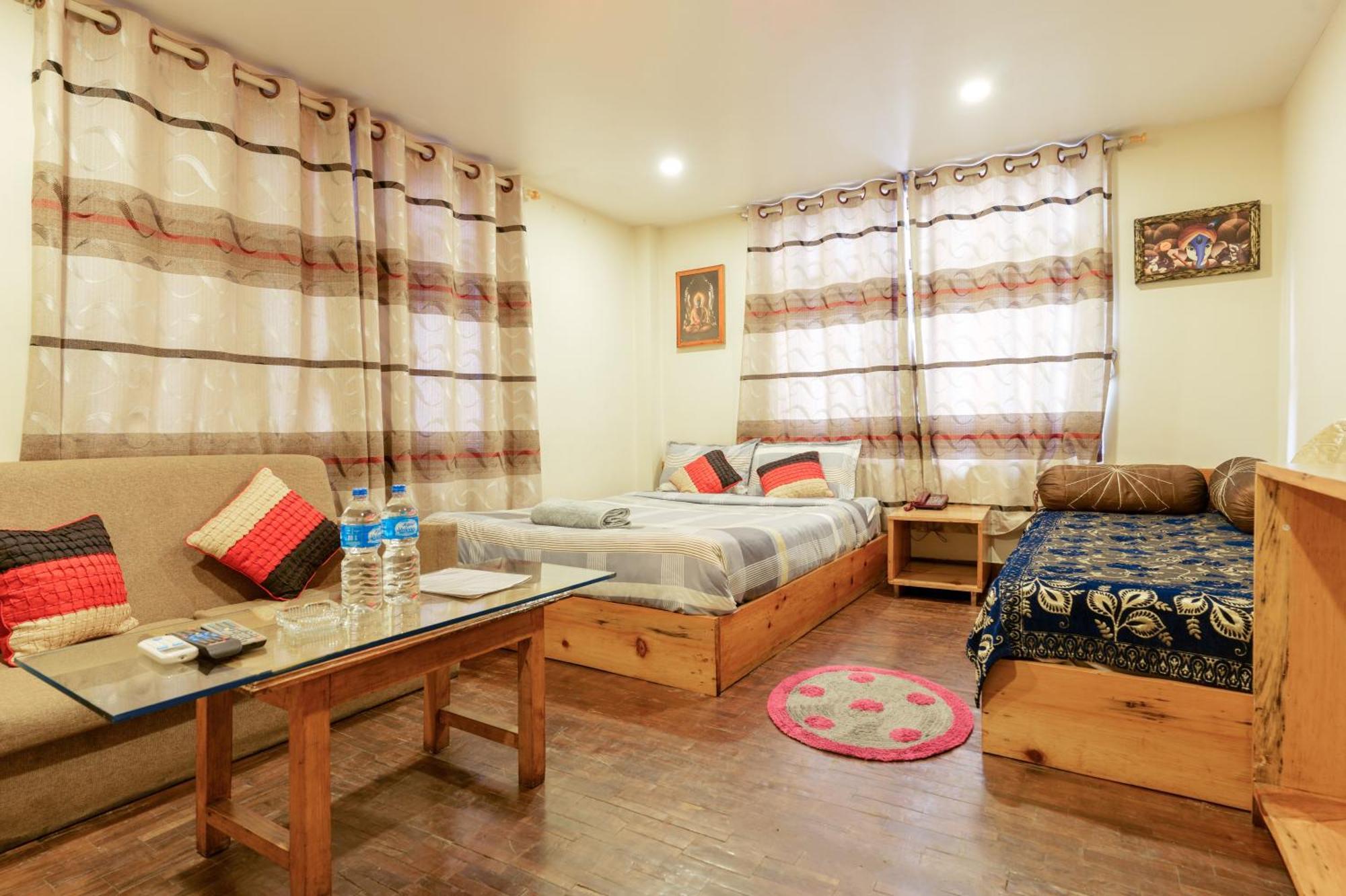 Hotel Shree Tara Kathmandu Esterno foto