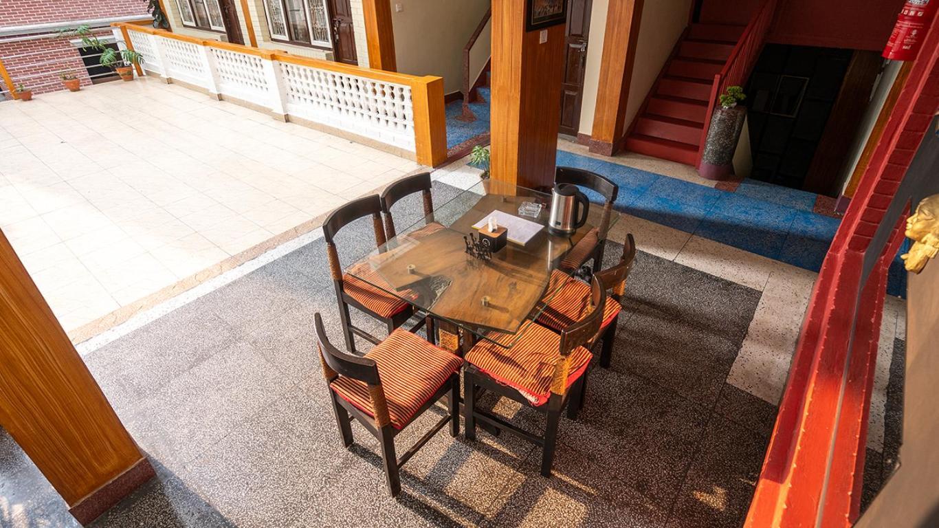Hotel Shree Tara Kathmandu Esterno foto